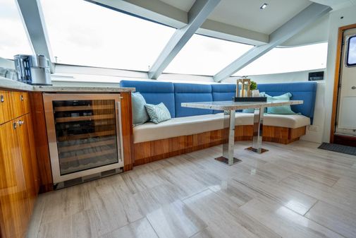 Hatteras 80 Motor Yacht Sky Lounge image