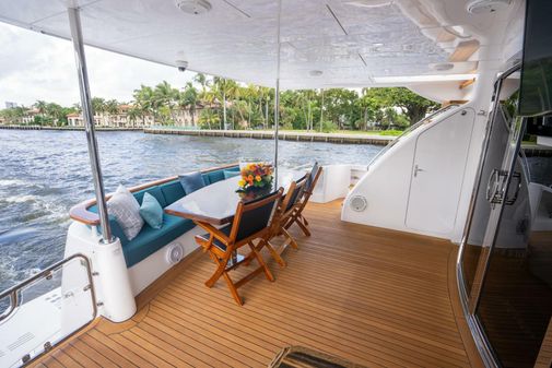 Hatteras 80 Motor Yacht Sky Lounge image