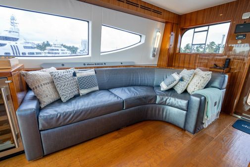 Hatteras 80 Motor Yacht Sky Lounge image