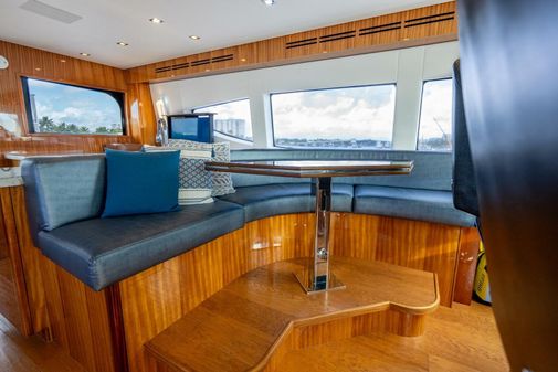 Hatteras 80 Motor Yacht Sky Lounge image