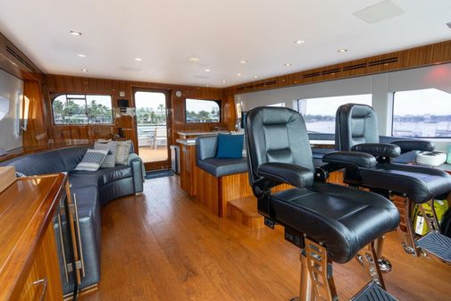 Hatteras 80 Motor Yacht Sky Lounge image