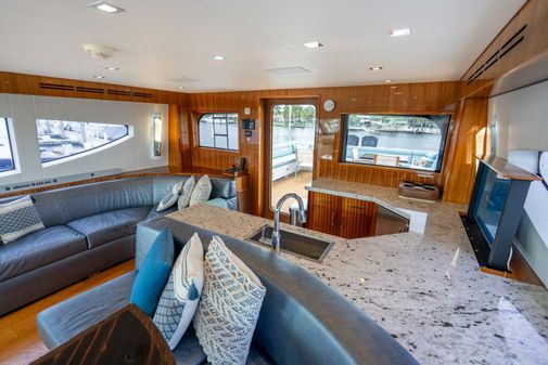 Hatteras 80 Motor Yacht Sky Lounge image