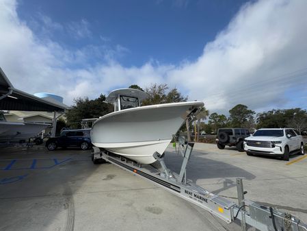 Sea Hunt Gamefish 27 with Coffin Box image