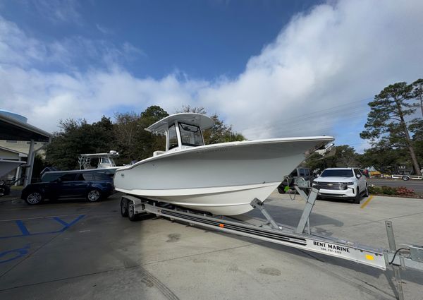 Sea Hunt Gamefish 27 with Coffin Box image