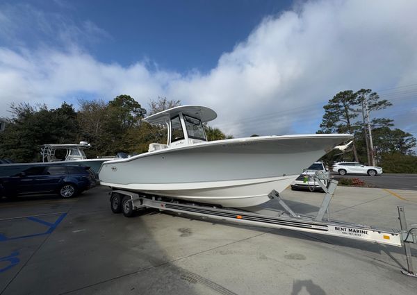 Sea Hunt Gamefish 27 with Coffin Box image