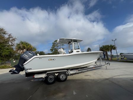 Sea Hunt Gamefish 27 with Coffin Box image