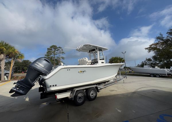 Sea Hunt Gamefish 27 with Coffin Box image