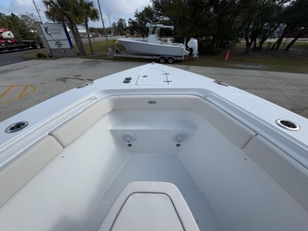 Sea Hunt Gamefish 27 with Coffin Box image