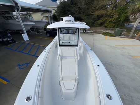 Sea Hunt Gamefish 27 with Coffin Box image