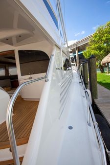 Viking 92 Skybridge image