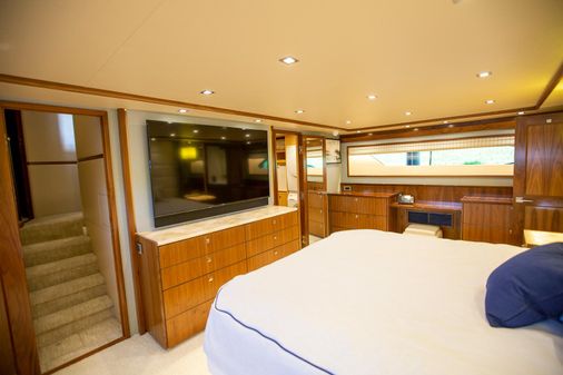 Viking 92 Skybridge image