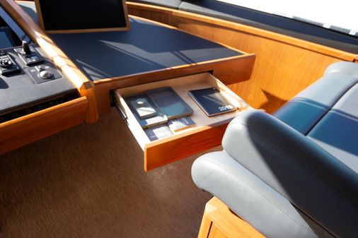 Viking 92 Skybridge image