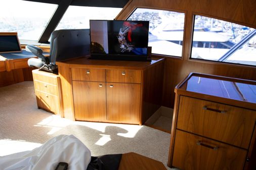 Viking 92 Skybridge image