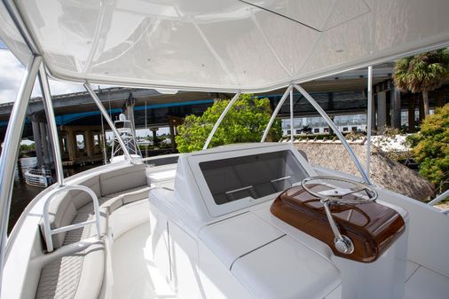 Viking 92 Skybridge image