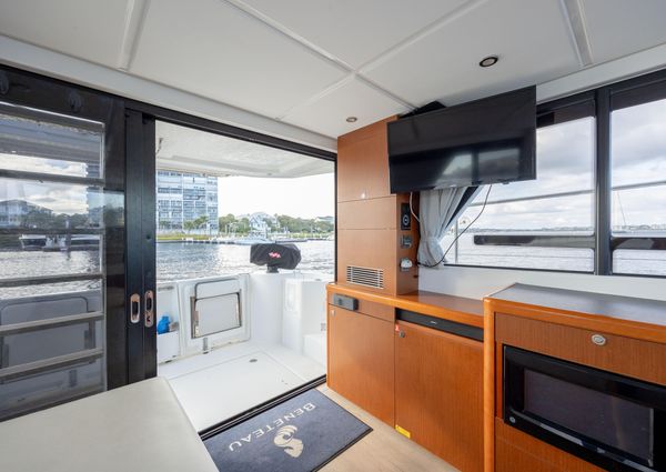 Beneteau Swift Trawler 30 image