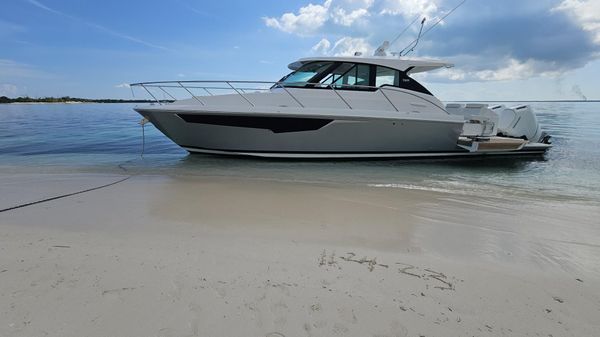 Tiara Yachts 43 LE 