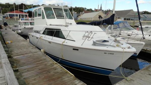 Trojan 36 Tri-Cabin