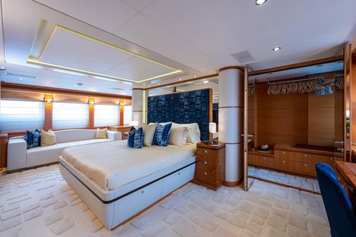 Heesen 44m image