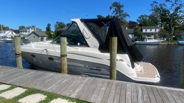 Monterey 320 Sport Yacht
