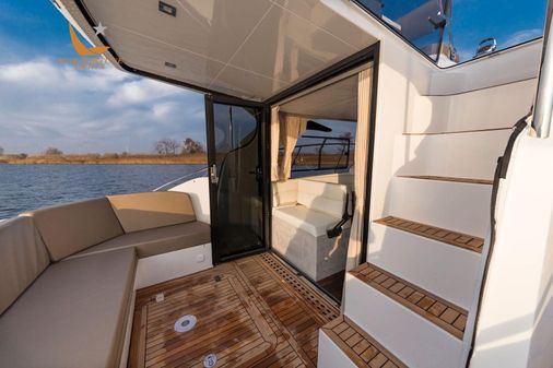 Galeon 360 Fly image