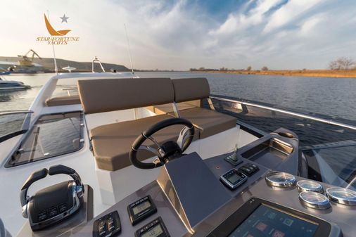 Galeon 360 Fly image