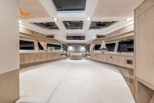 Galeon 360 Fly image