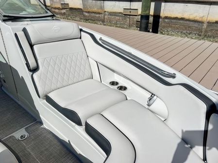 Crownline 270XSS image