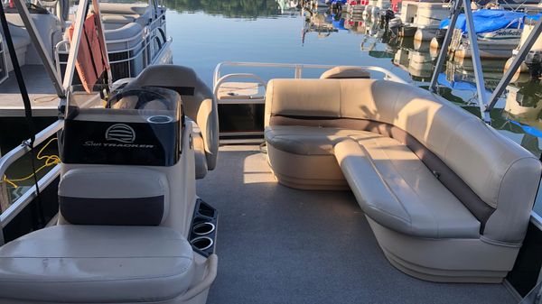 Sun Tracker Pontoons The Great Outdoors Marine