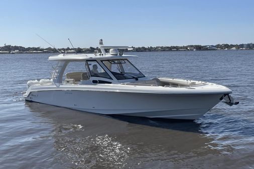 Boston Whaler 350 Realm image