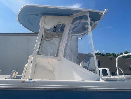 Robalo 246 Cayman image