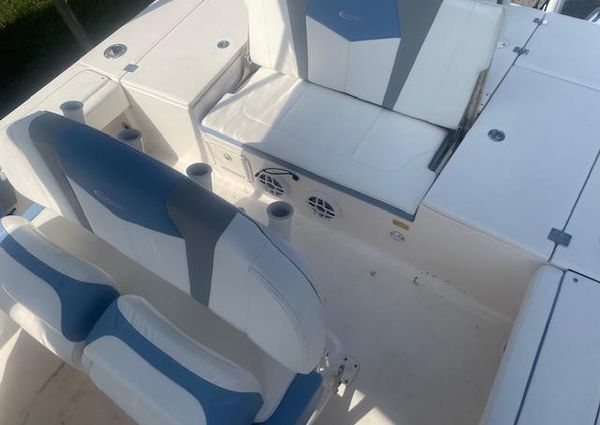 Robalo 246 Cayman image