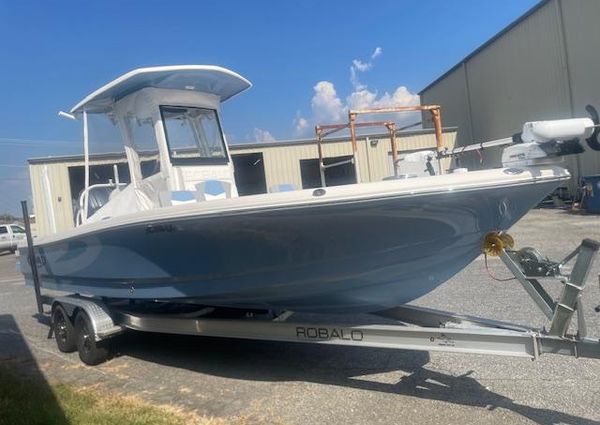 Robalo 246 Cayman image