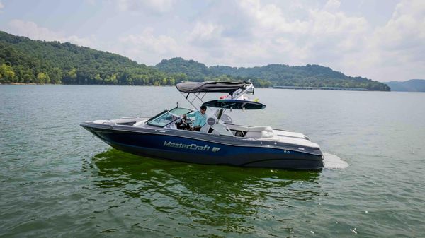 MasterCraft XT23 image