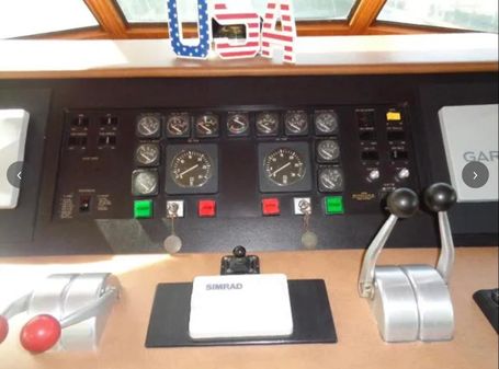 Hatteras 67-COCKPIT-MOTOR-YACHT image