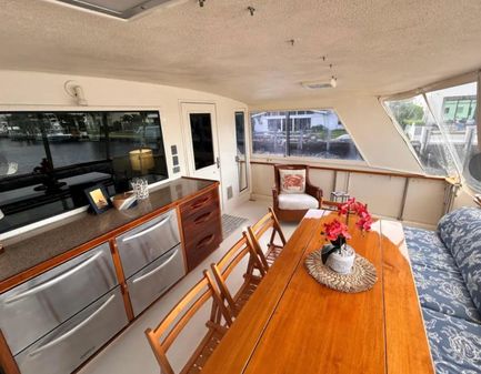 Hatteras 67-COCKPIT-MOTOR-YACHT image