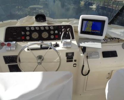 Hatteras 67-COCKPIT-MOTOR-YACHT image