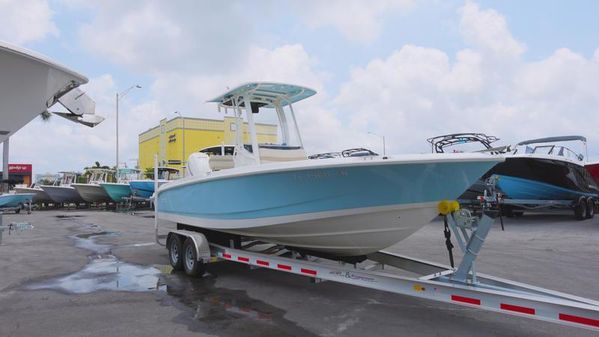 Boston Whaler 250 Dauntless image