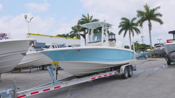 Boston Whaler 250 Dauntless image