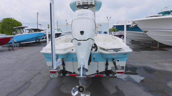 Boston Whaler 250 Dauntless image