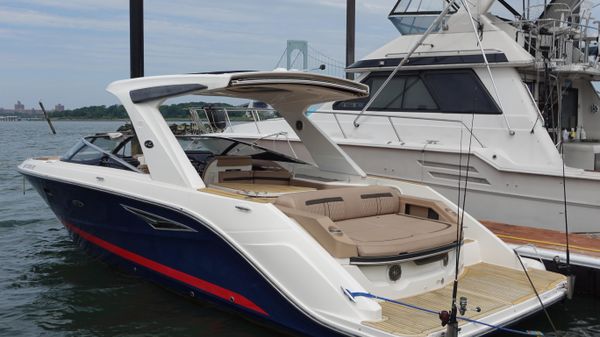 Sea Ray SLX 310