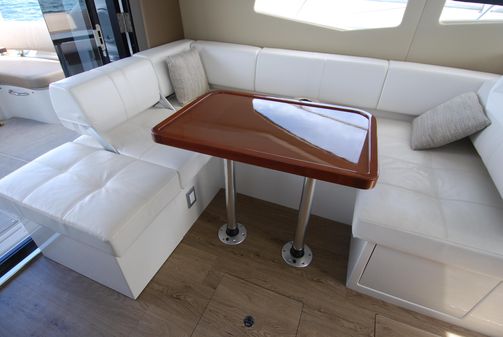 Carver C37 image