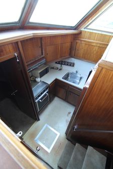 Hatteras 38 Double Cabin image