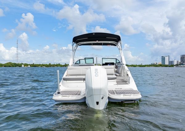 Sea Ray SDX 270 Outboard image