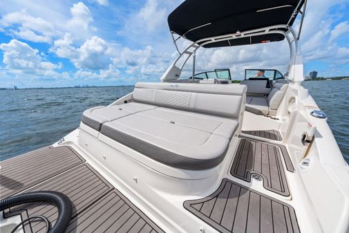 Sea Ray SDX 270 Outboard image