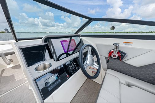 Sea Ray SDX 270 Outboard image