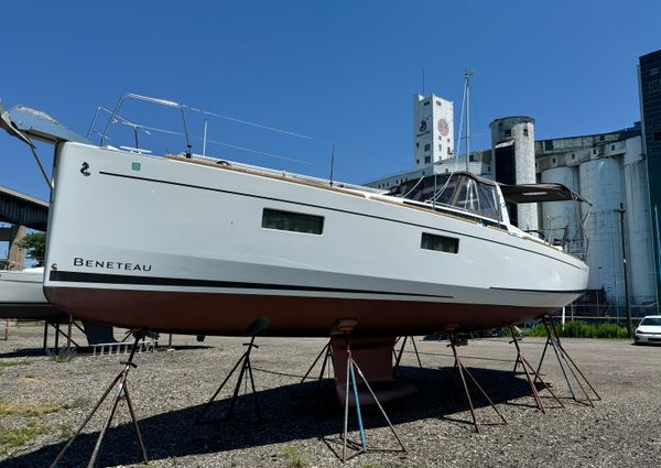 Beneteau Oceanis 38.1 image