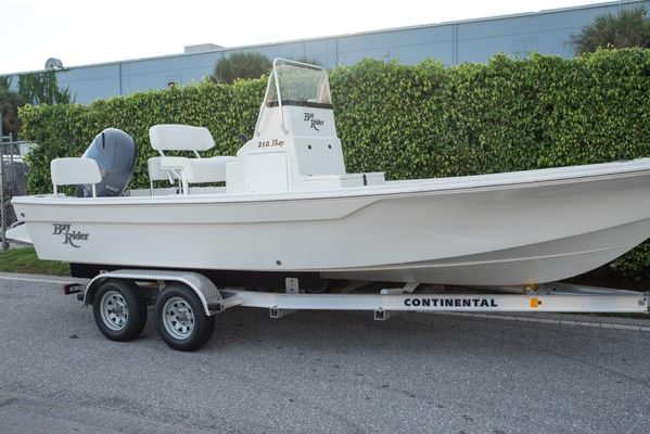 KenCraft 218 BayRider - main image