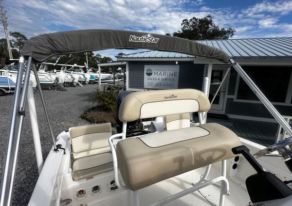 Nauticstar 211-HYBRID image