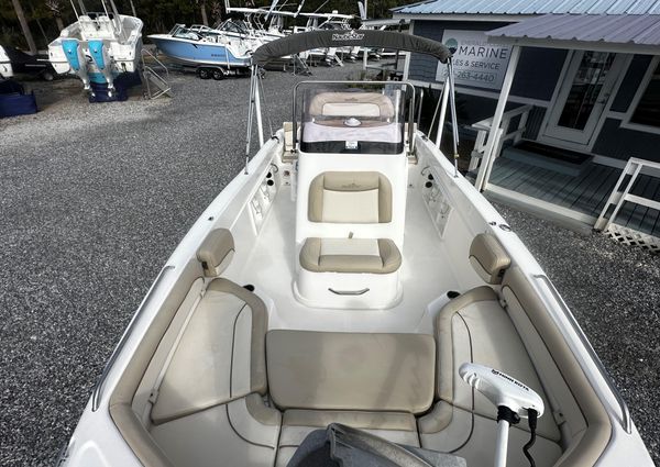 Nauticstar 211-HYBRID image