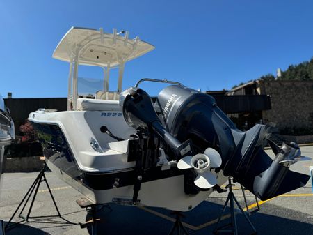 Robalo R222 Center Console image